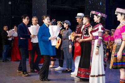 红河州非遗专场暨非遗烟盒舞巡演活动走进粤港澳