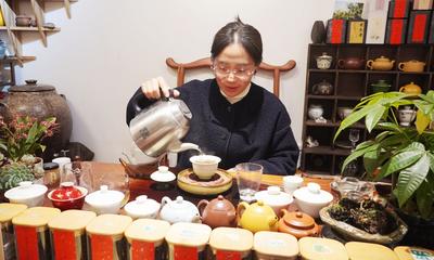 因茶结缘云南：坚守昆明小茶叶店 藏着胡师姐的十年情怀