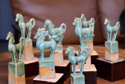 让泥巴“活”起来：江川这家工艺厂把非遗捏进生活里