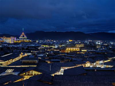 百味同欢，万人共舞！在“月光城”遇见云南之夜