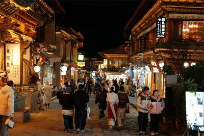 百味同欢，万人共舞！在“月光城”遇见云南之夜