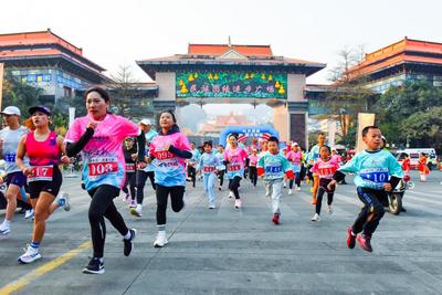 云南澜沧：奔跑纳福 游园嬉戏 乐享“扩塔”