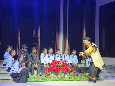 楚雄姚安：红韵润古镇 初心映新春