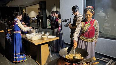 踩线考察、网络直播、车队巡游……“穿越秘境怒江 畅游大峡谷”文旅主题推广活动在怒江启动