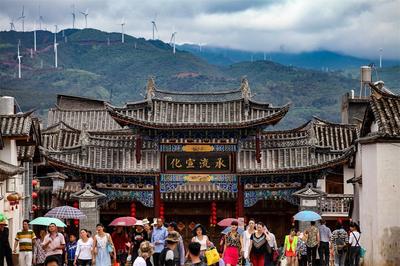 楚雄“州庆”遇见“花香姚安”！千亩玫瑰盛放，光禄古镇的浪漫藏不住了