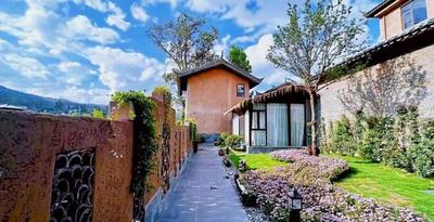 楚雄“州庆”遇见“花香姚安”！千亩玫瑰盛放，光禄古镇的浪漫藏不住了