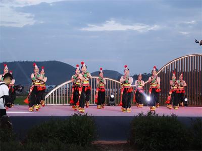 跟着村歌去旅行 | 梯田揽胜 古洞探幽 村歌唱响旅居情
