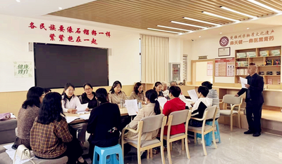 楚雄市彝人古镇社区：石榴红同心驿站  架起邻里连心桥