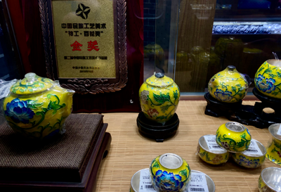 银丝为骨 珐琅为魂——丽江云天工珐琅银器亮相第四届香港文博会云南馆