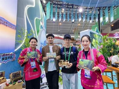 人气拉满！南博会红河文旅展台被人海“包围”啦