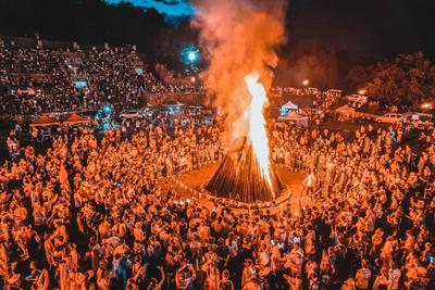 红河暑期宝藏活动汇总！音乐会、火把节、大地艺术挨个打卡