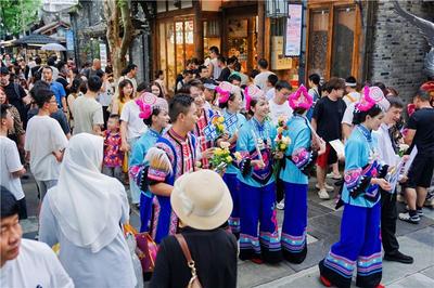 火把燃情 茶香会友——楚雄州在成都宽窄巷子发出“水火之约”