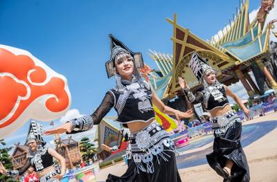 七彩云南古滇度假区盛夏上演非遗盛宴，点燃“22℃清凉昆明”的夜晚！