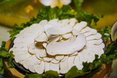 楚雄的秋天，就该这么吃！野生菌火锅+全羊汤锅，双倍鲜香
