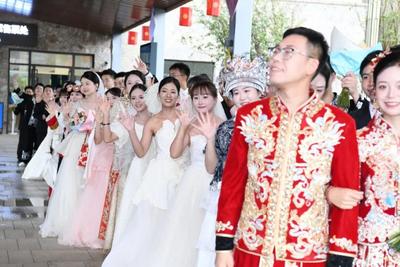 雪山为盟 七夕定情丨丽江这场七夕集体婚礼太浪漫！