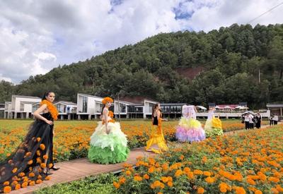 楚雄南华雨露乡：白族火把节点燃民俗盛宴