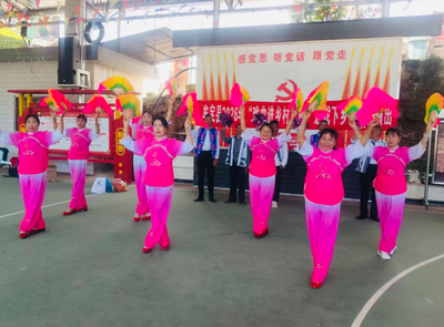 牟定安乐乡：火塘边普法 法治中团结