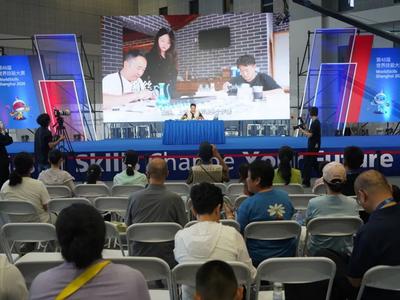 在0.2毫米银丝上“绣花” 丽江这项国家级非遗亮相世界技能大赛