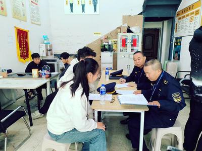 楚雄市彝人古镇社区：石榴花开映古镇 就业助农促增收