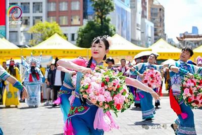 楚雄文旅周报 | 戏在街头、绣在瓷都、赛装出圈——楚雄非遗“走出去”