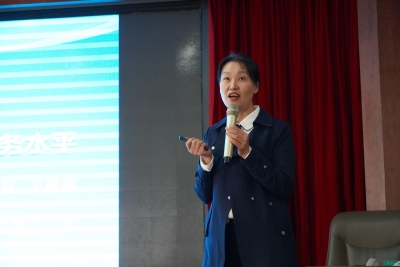 云南省专家服务团为丽江200多名导游授课