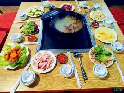 丽江今起降温？那就去火塘边开个火锅！  