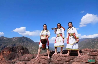 音乐节+服装秀  月底到老君山黎明景区过阔时节  活动期间景区免门票