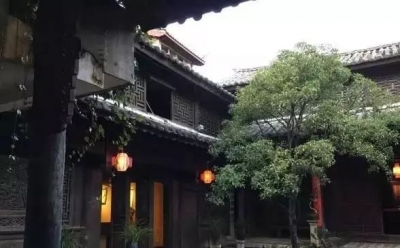 柬文杂志《高棉》报道丽江古城这位“宅男”，你认识吗？