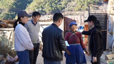 丽江文旅系统跋山涉水赴宝山村送真情