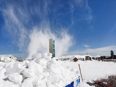 多图！玉龙雪山降下春雪  瑞雪兆丰年！