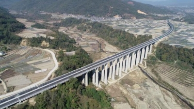 今年云南又有11条高速公路将建成通车，包含丽江这条路！