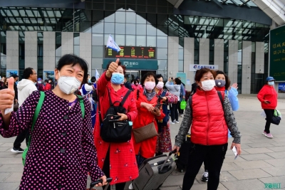 6团149人！第一波省内团队游客抵达丽江
