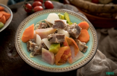 滇西美食：到丽江来一锅腊排骨
