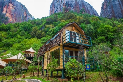 丽江老君山：壮美迷人的丹霞盛景