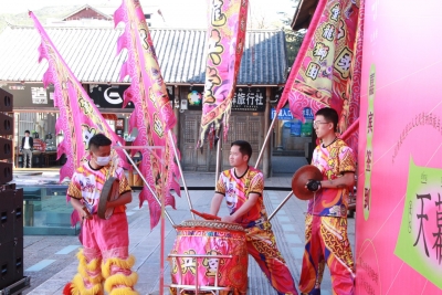 新年第一天 丽江古城新地标“忆持巷”开街