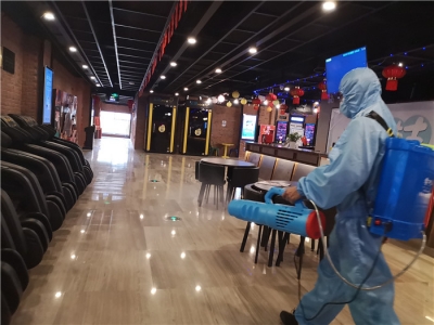 “每天都消毒！”丽江影院防疫不松劲 春节放心看大片