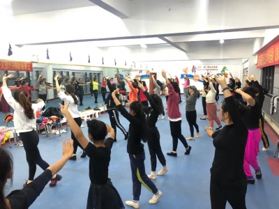 丽江华坪：滇剧声声入心扉 学员个个入戏来