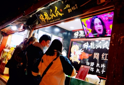 市民出游热情高涨 丽江大研古镇入选清明假期受喜爱景点