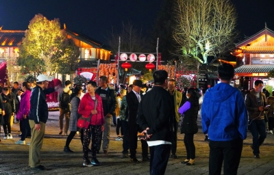 市民出游热情高涨 丽江大研古镇入选清明假期受喜爱景点