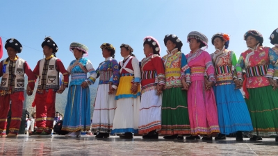 文艺为人民服务 丽江市民间艺人协会宝山吾木纳西文化传承基地挂牌