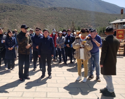 于荣光团队拍摄制作 丽江大型音乐电影《舍不得的爱》开机