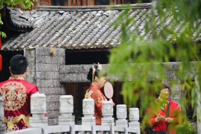 春暖花开 丽江欢迎您｜束河古镇旅拍受欢迎 年累计接拍超10万对