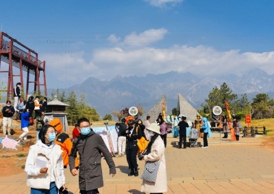 春暖花开 丽江欢迎您｜媒体、网络大V打卡东巴谷旅游区