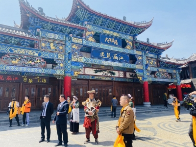 春暖花开 丽江欢迎您｜五一来丽江，打卡大研花巷别样玩法！