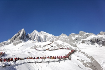 始于风光美，陷于人美服务美！游客点赞：“玉龙雪山不愧为5A景区！”