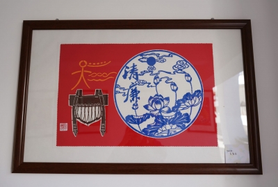 “学党史 庆百年”——严以智传统非遗剪纸艺术展在丽江师专开幕