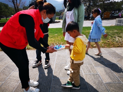 “五一”玉龙雪山景区自驾游火热，游客安全、安心、舒心游！