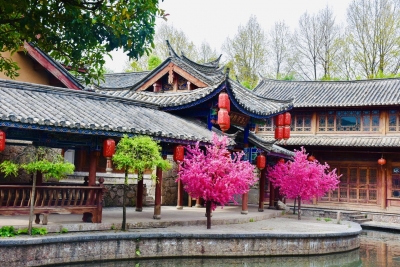 丽江束河古镇里，藏着最美的夏天！
