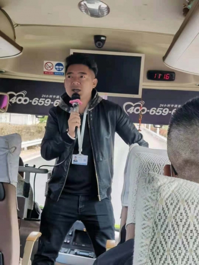 “五一”游丽江：游客对旅行社、导游道出满意！（附视频）