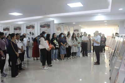 《红军长征过丽江》轴画展今日亮相镇沅县民族文化馆
